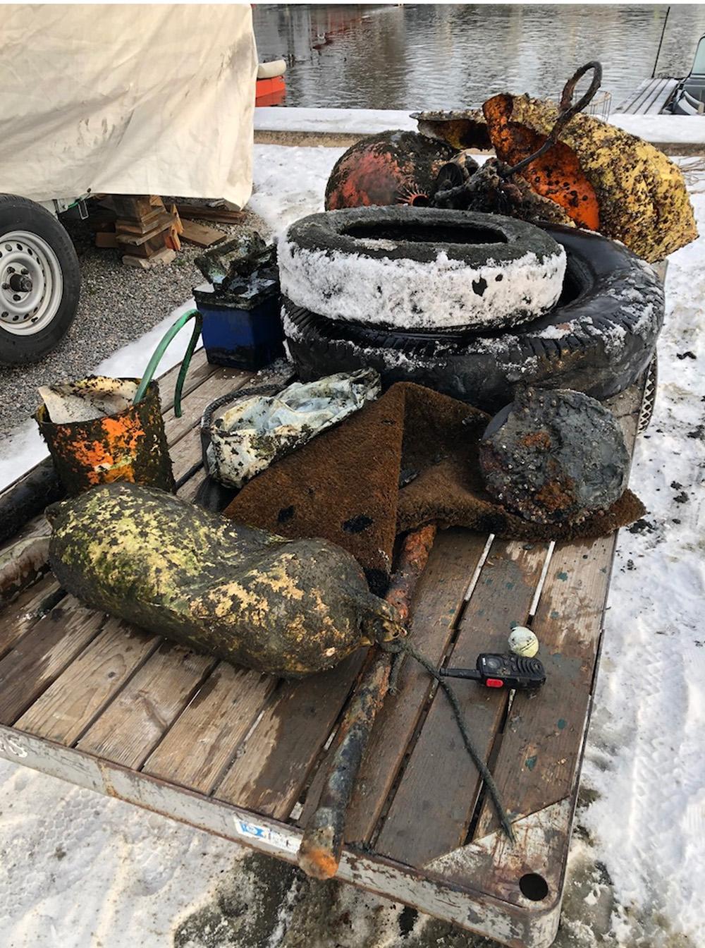 En bild som visar utomhus, lagar mat, grillning, sten
Automatiskt genererad beskrivning